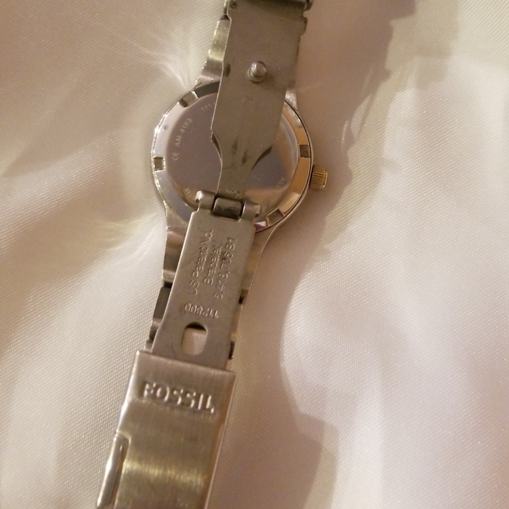 💖💖 Pretty and practical Fossil..❣❣ - Picture 3 of 6